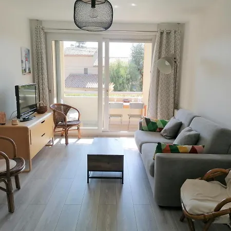 Le Cosy, Proche Plage, Base Nature, A Pied Apartment Frejus