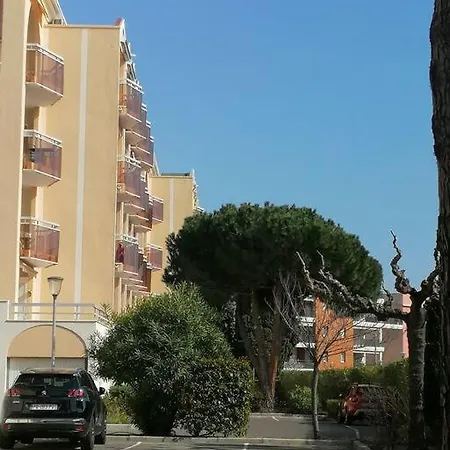 Apartment Le Cosy, Proche Plage, Base Nature, A Pied Frejus